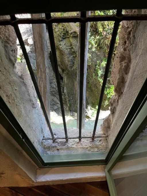 Maison Suspendue Avec Jacuzzi Privatif Pont-en-Royans Exteriör bild