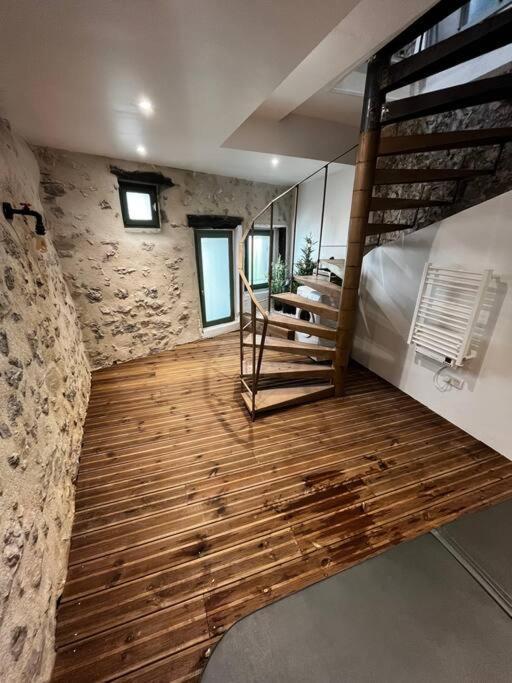 Maison Suspendue Avec Jacuzzi Privatif Pont-en-Royans Exteriör bild